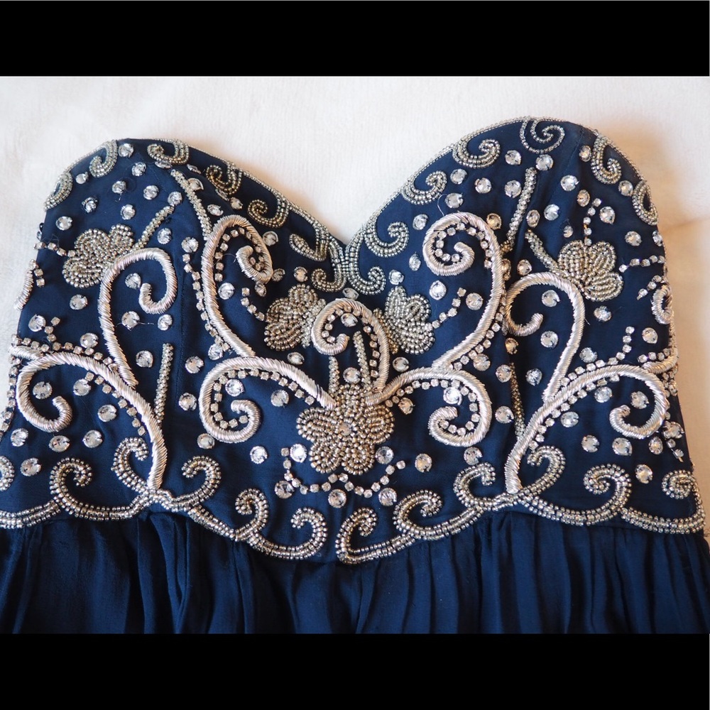 Embroidered Sweetheart Neckline Blue Evening Dress